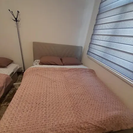 Markov Apartment *
