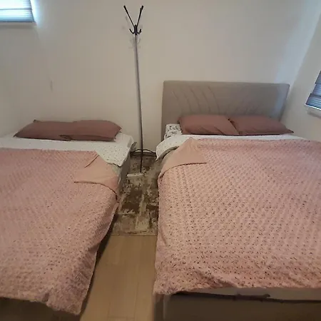 Markov Apartment